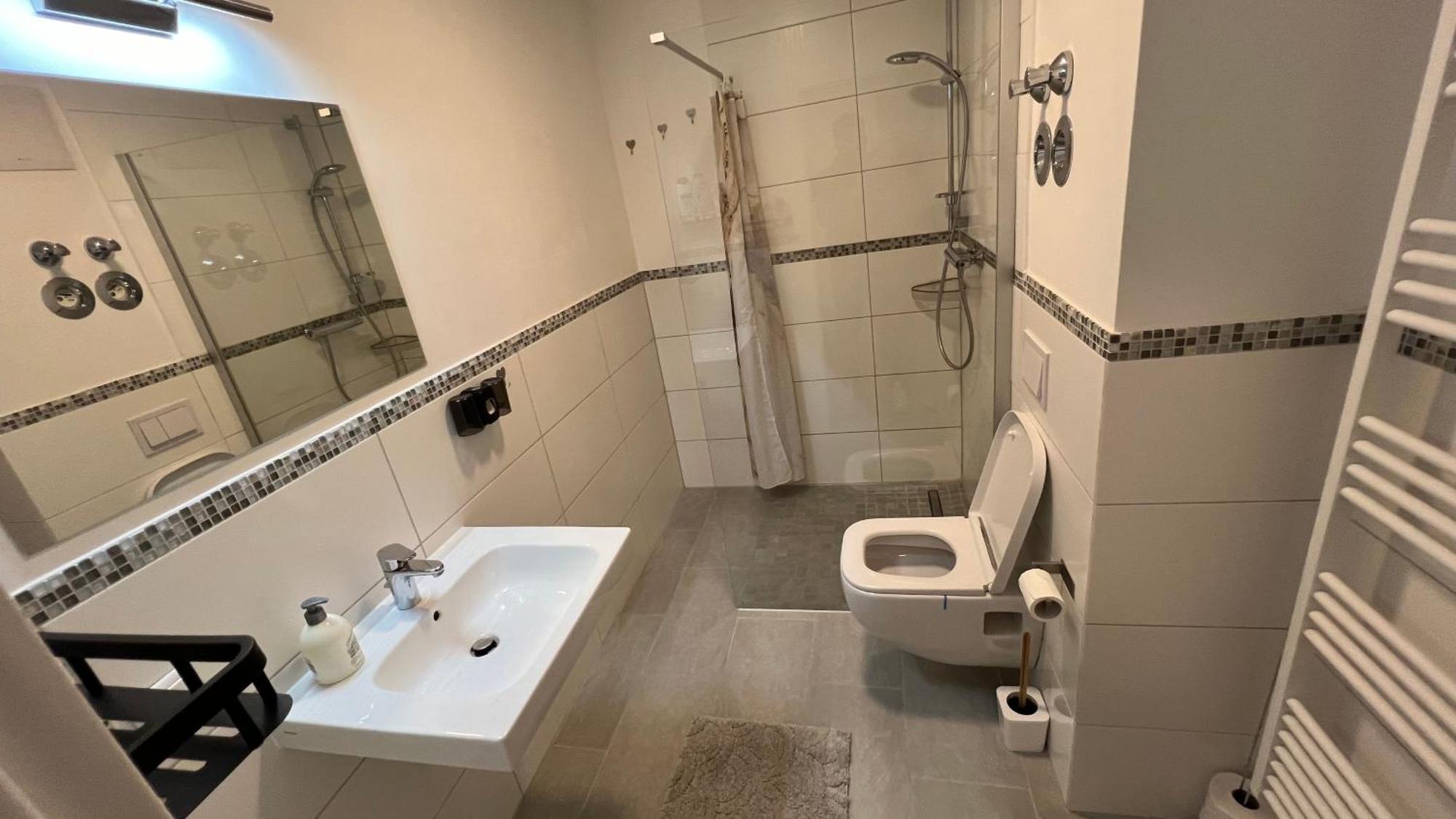 Reviv - Traumhaftes 3 Zimmer Apartment Brühl Eksteriør bilde